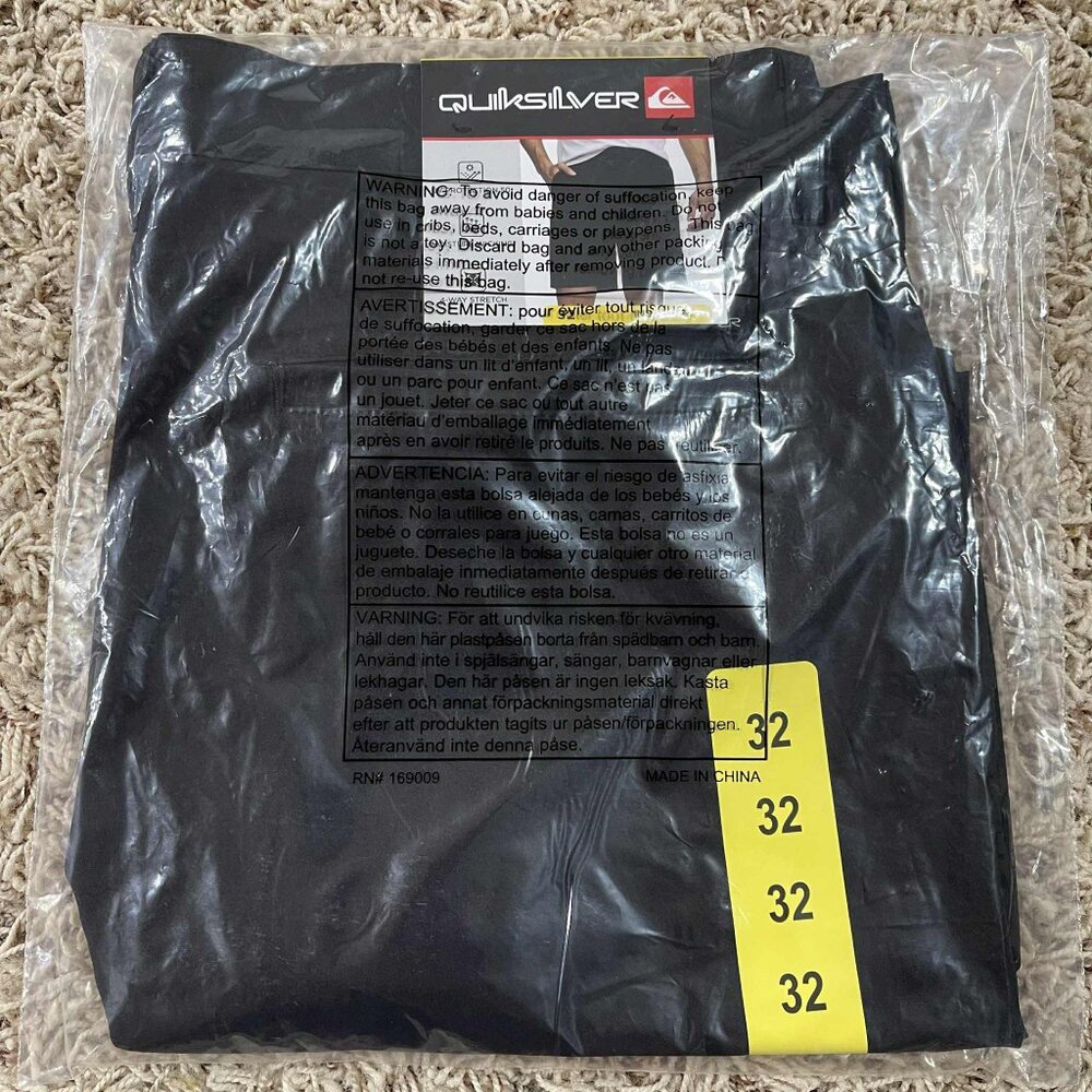 Quiksilver Men’s Moisture Wicking Hybrid Shorts Black, Size 32 (New)